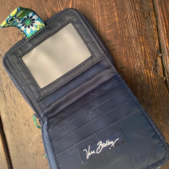 Vera Bradley wallet - Picture 2 of 3